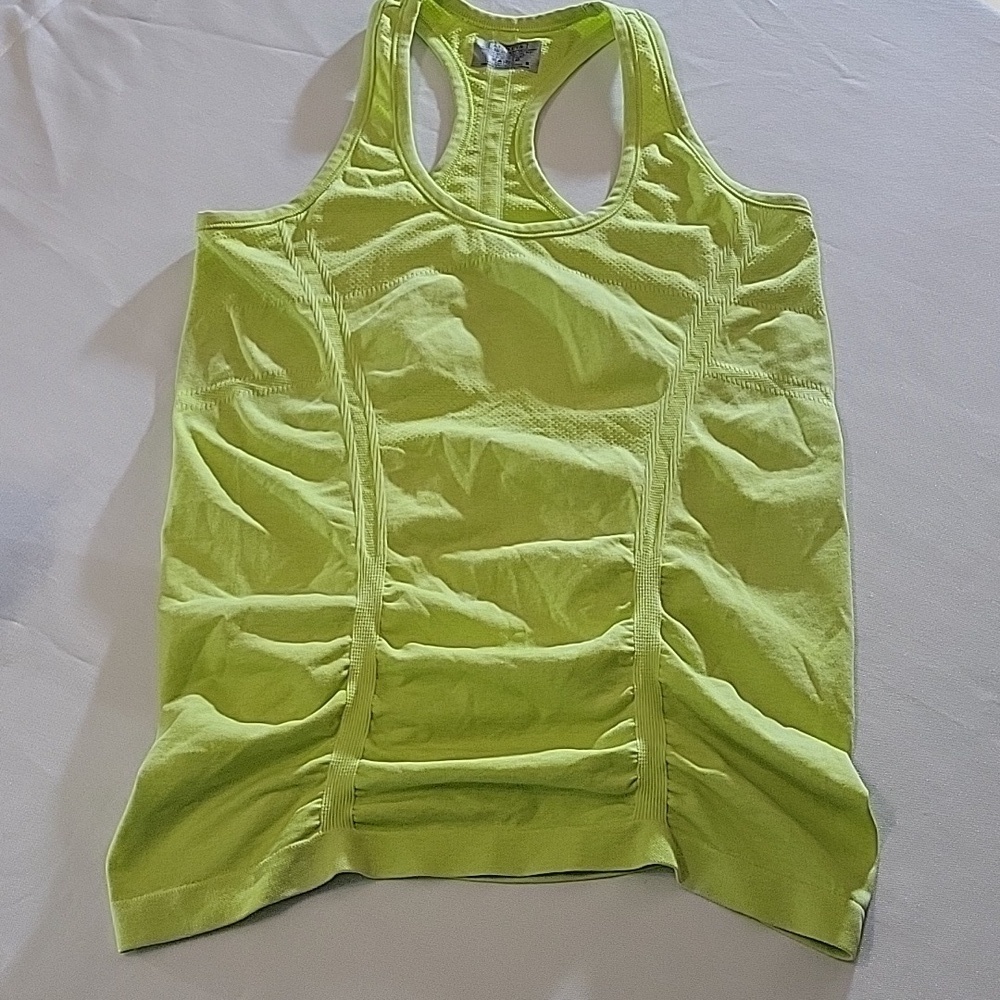 Athleta racerback citrus lemon top Sz S dot edging to stay in place